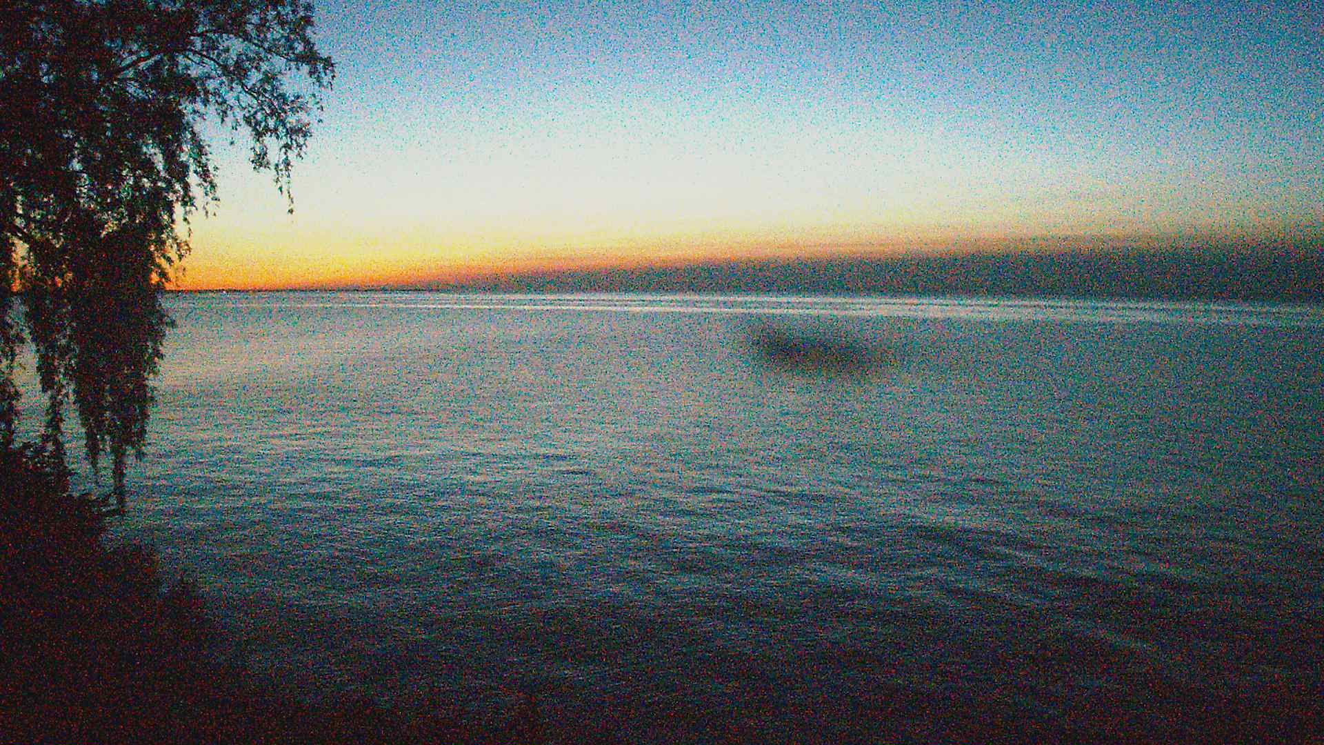 Thumbnail for current weather camera view from Forest Lawn Beach in Webster, New York