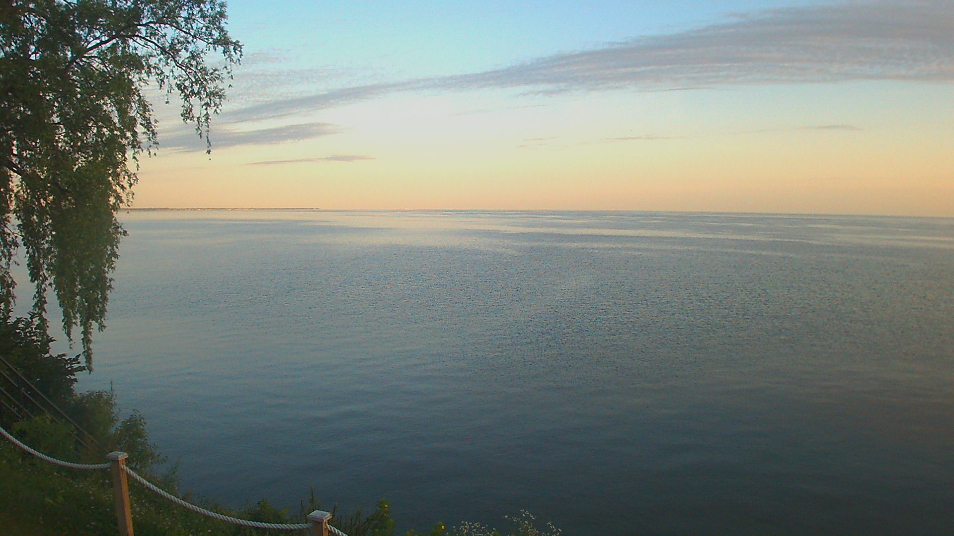 Thumbnail for current weather camera view from Forest Lawn Beach in Webster, New York