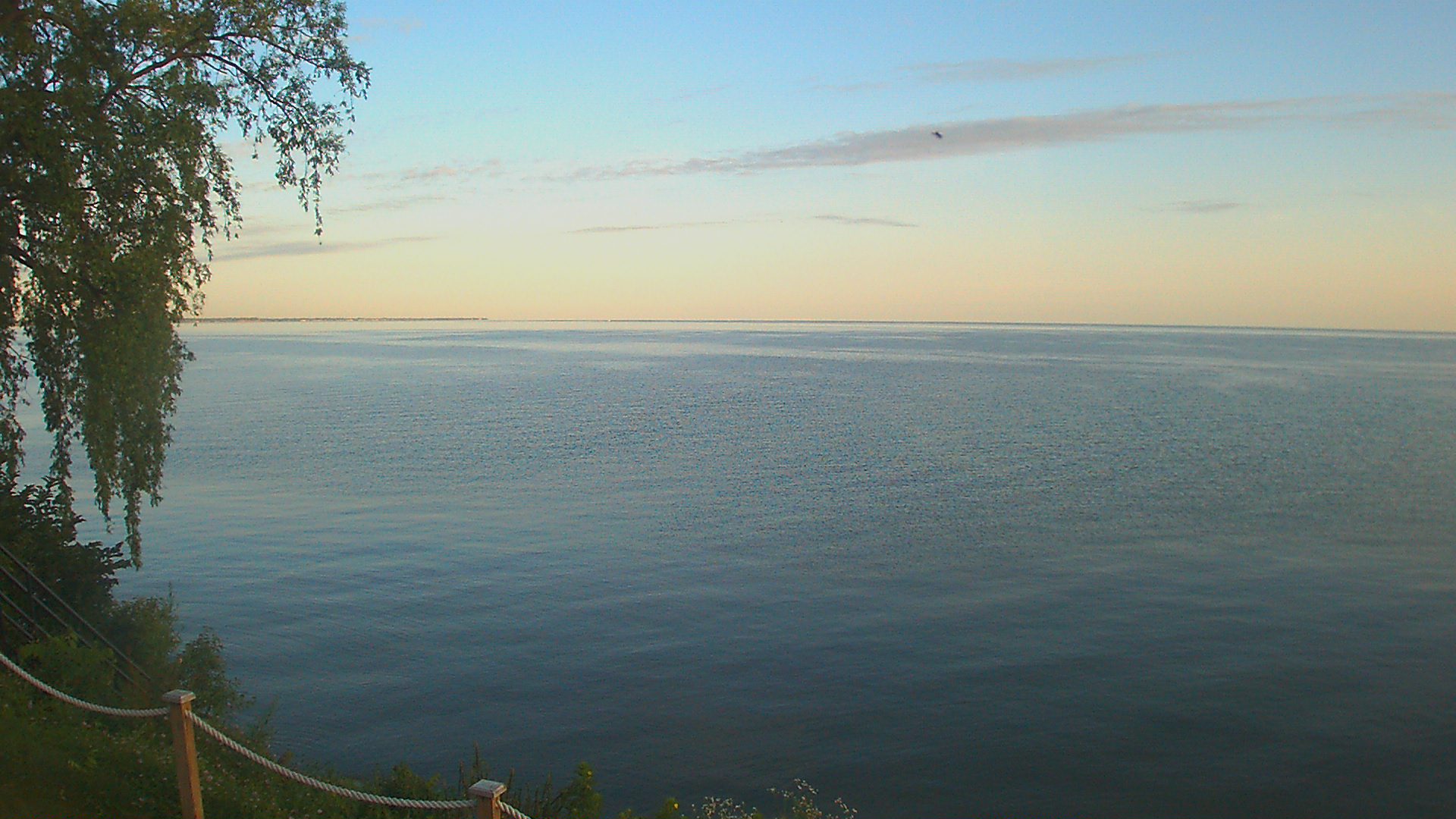 Thumbnail for current weather camera view from Forest Lawn Beach in Webster, New York