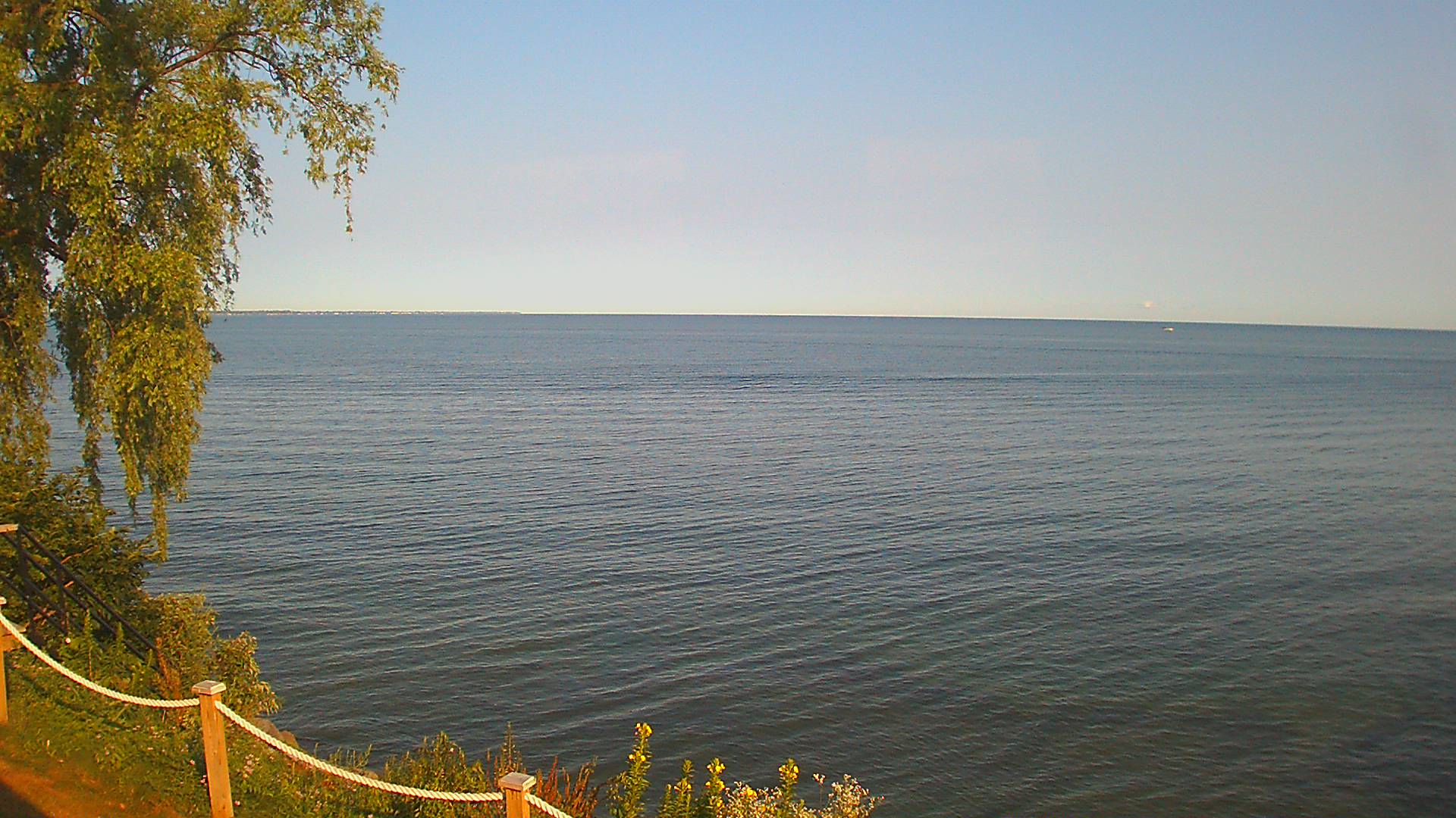 Thumbnail for current weather camera view from Forest Lawn Beach in Webster, New York