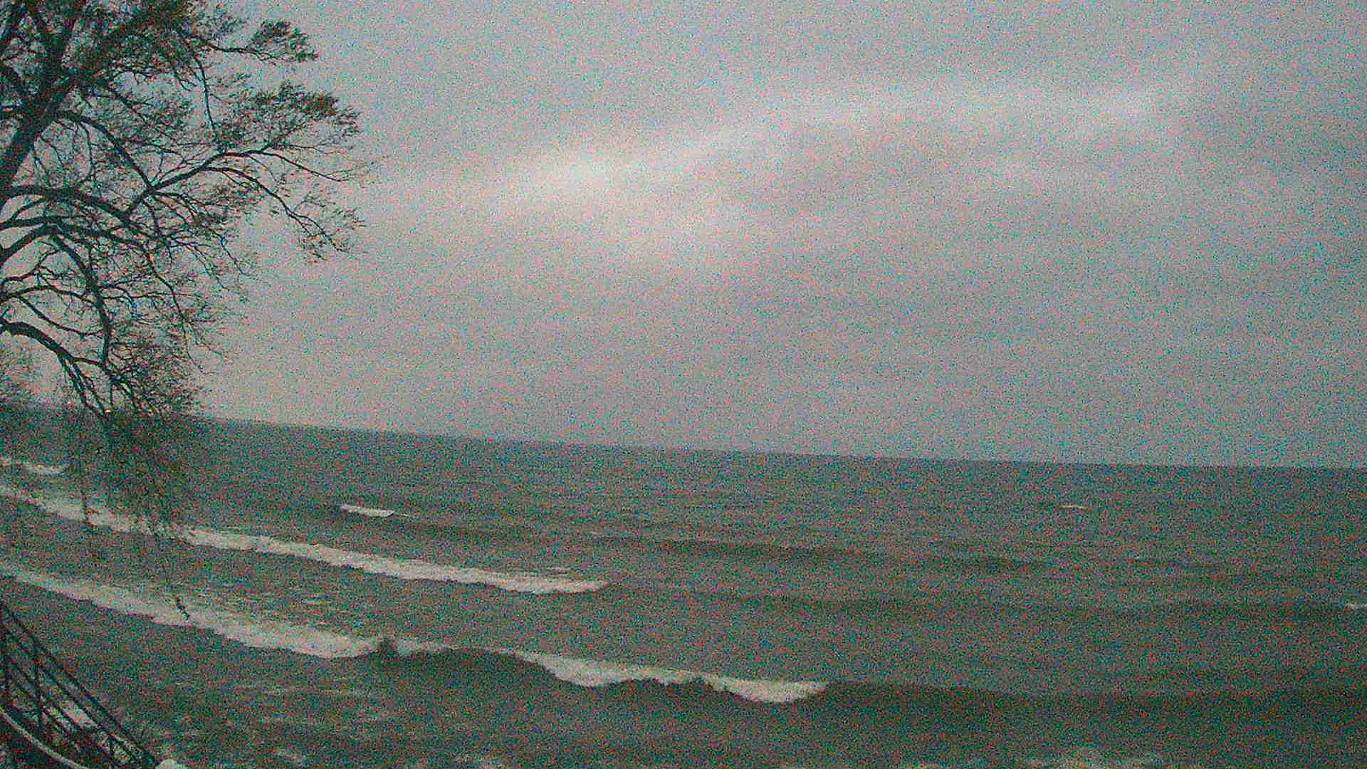 Thumbnail for current weather camera view from Forest Lawn Beach in Webster, New York