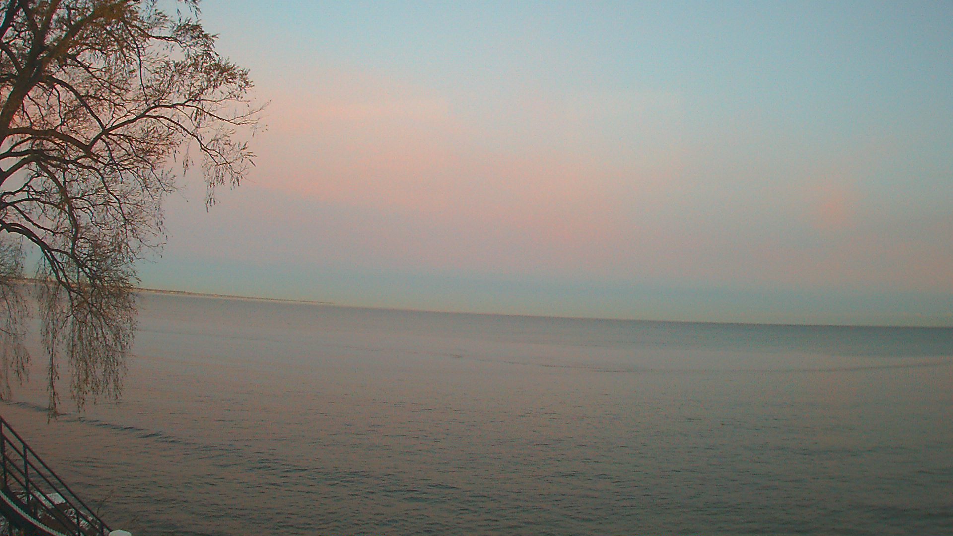 Thumbnail for current weather camera view from Forest Lawn Beach in Webster, New York