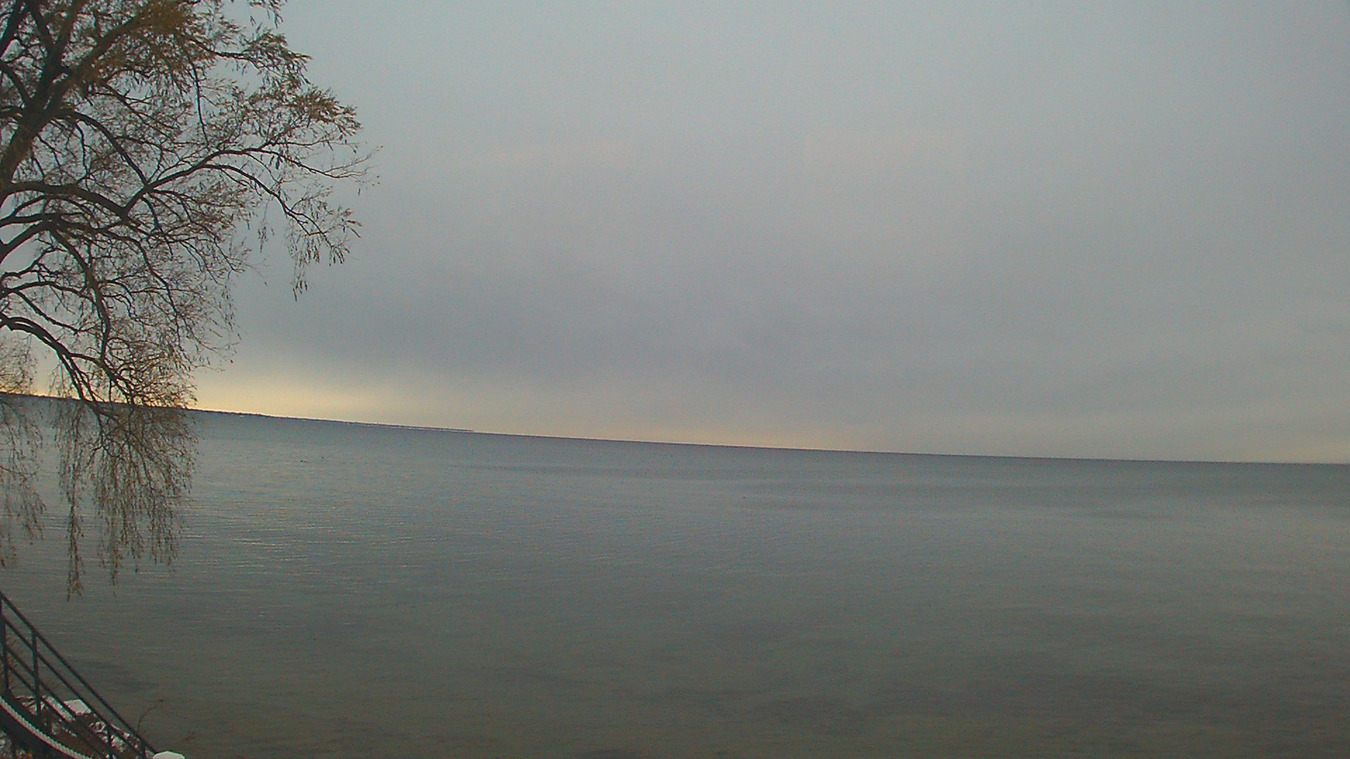 Thumbnail for current weather camera view from Forest Lawn Beach in Webster, New York