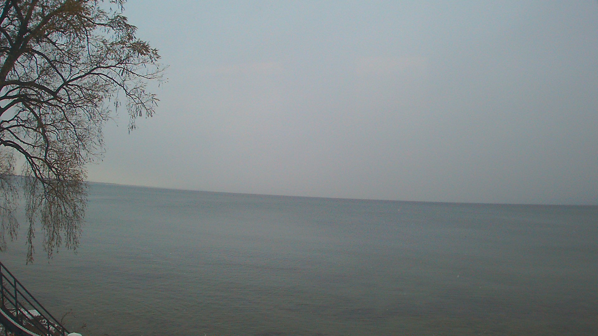 Thumbnail for current weather camera view from Forest Lawn Beach in Webster, New York