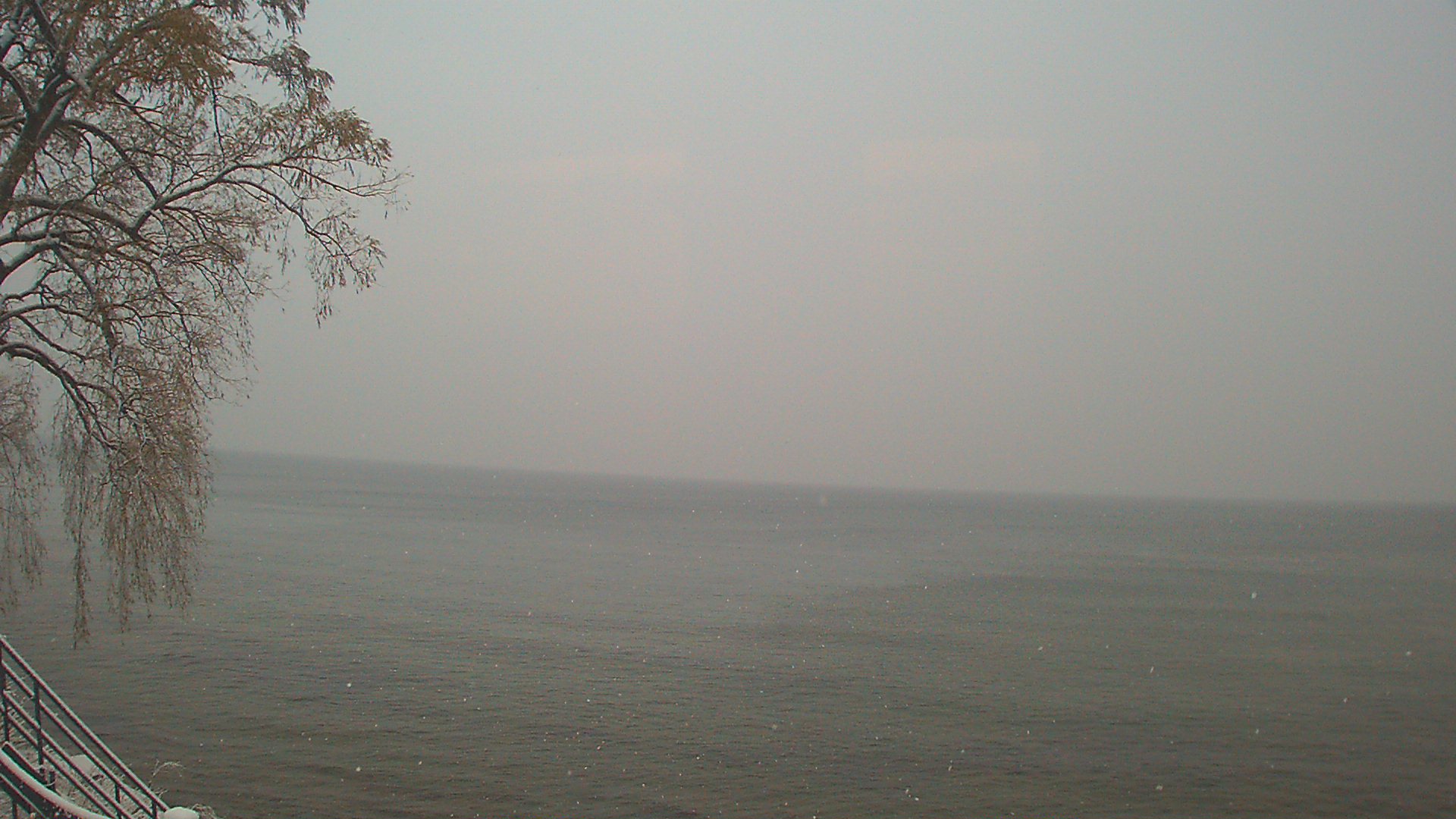 Thumbnail for current weather camera view from Forest Lawn Beach in Webster, New York