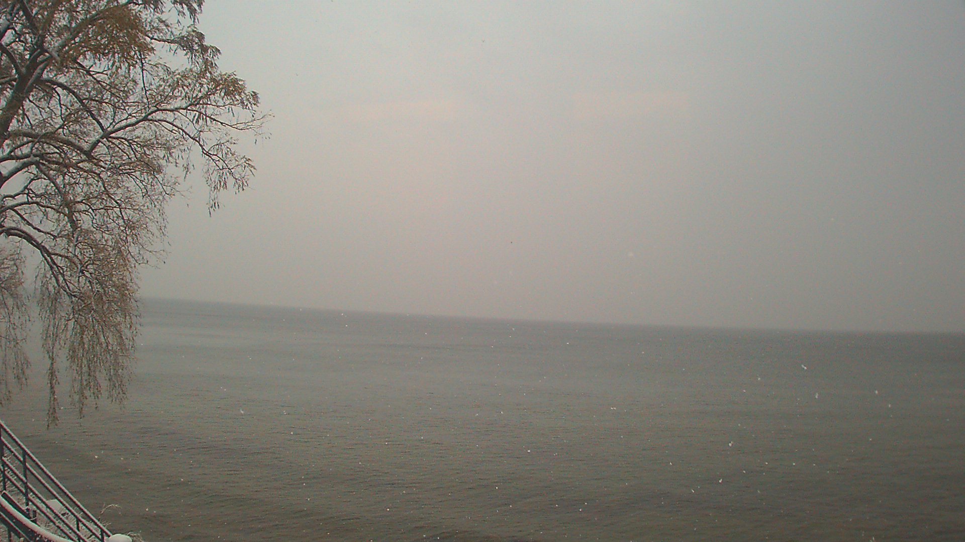 Thumbnail for current weather camera view from Forest Lawn Beach in Webster, New York