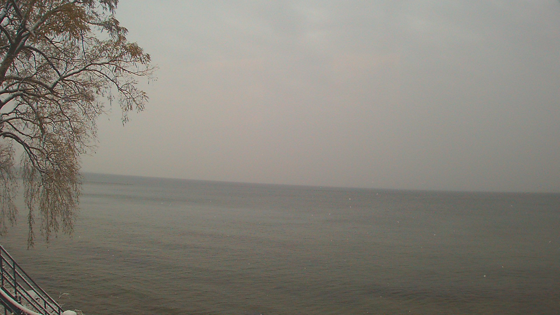 Thumbnail for current weather camera view from Forest Lawn Beach in Webster, New York