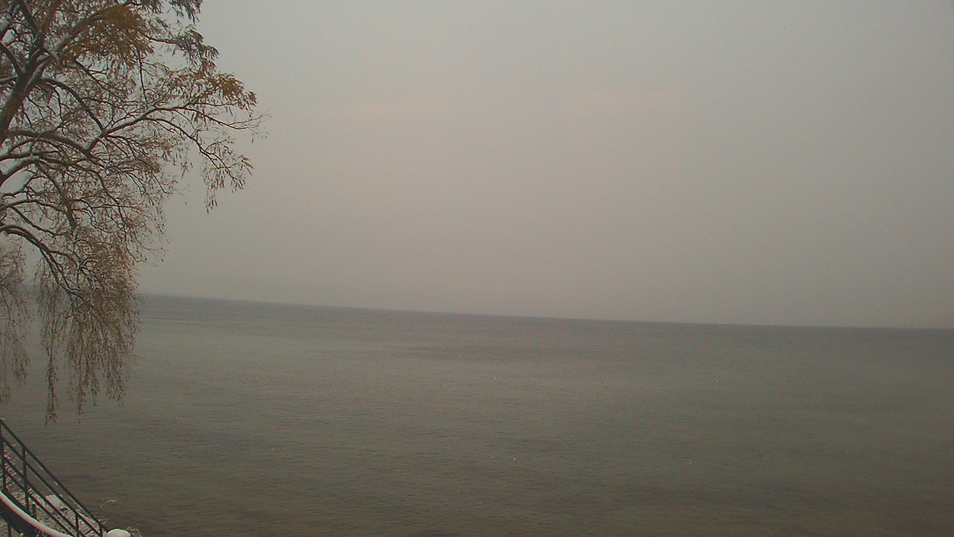 Thumbnail for current weather camera view from Forest Lawn Beach in Webster, New York