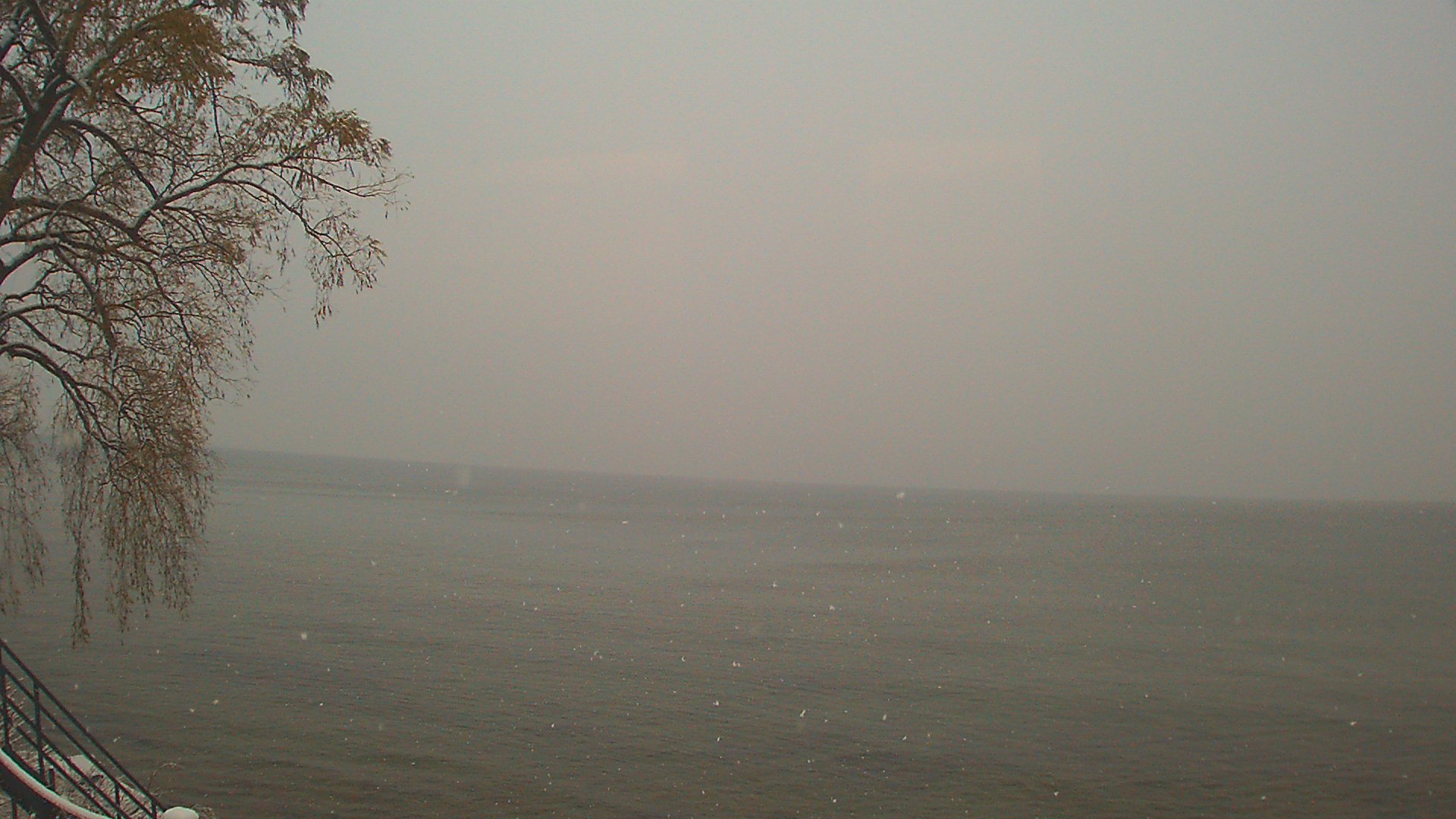 Thumbnail for current weather camera view from Forest Lawn Beach in Webster, New York