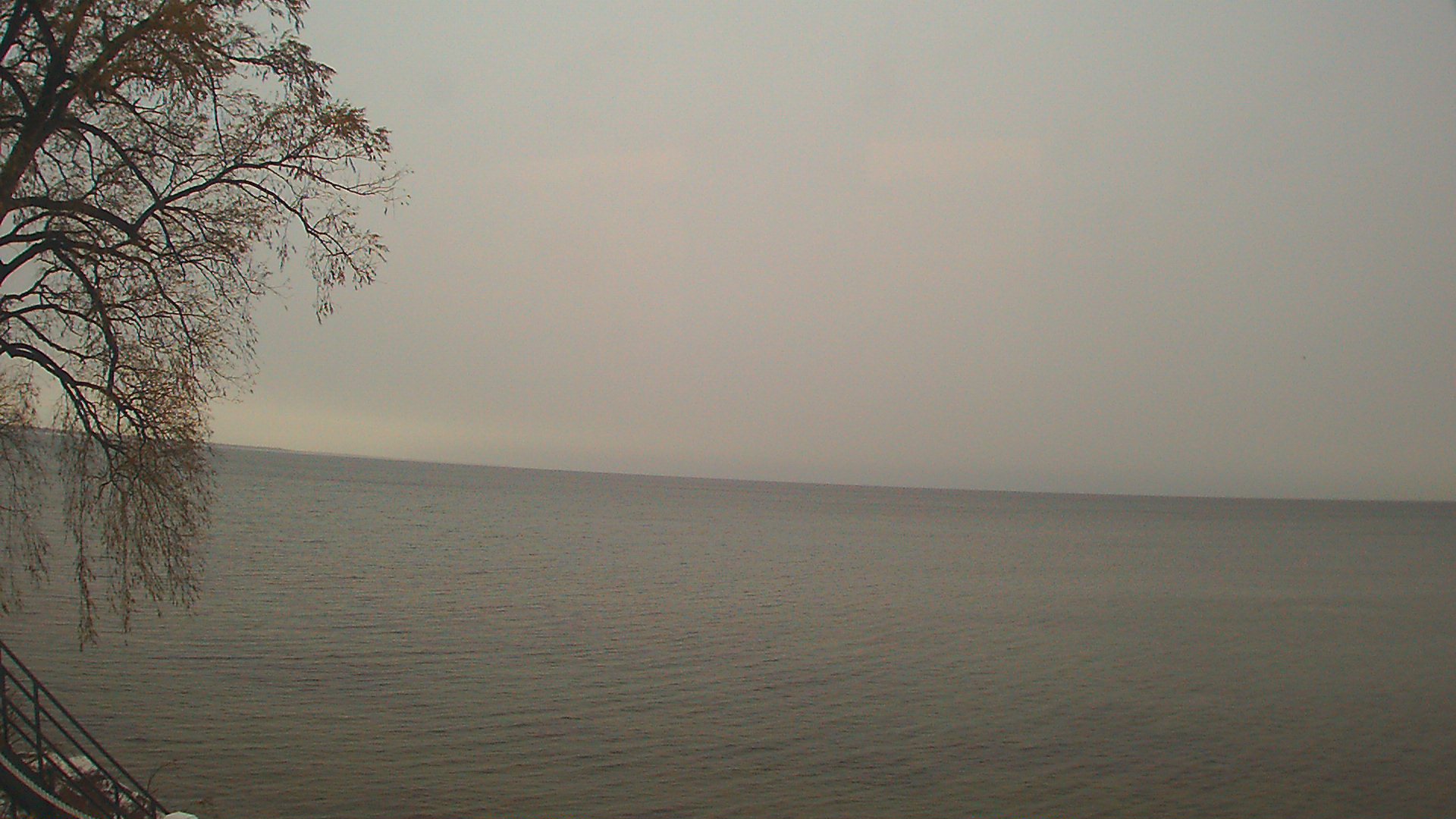 Thumbnail for current weather camera view from Forest Lawn Beach in Webster, New York