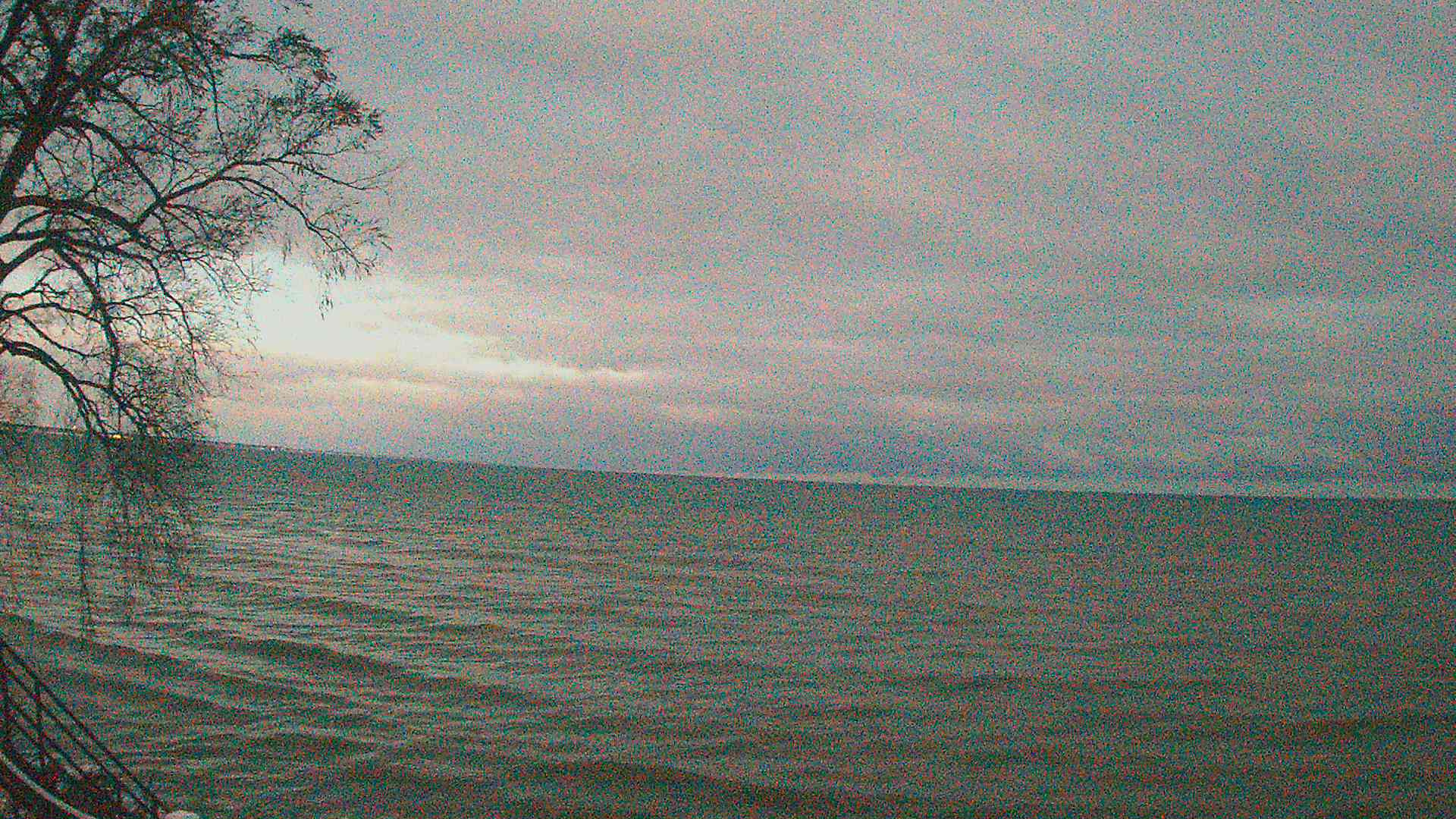 Thumbnail for current weather camera view from Forest Lawn Beach in Webster, New York