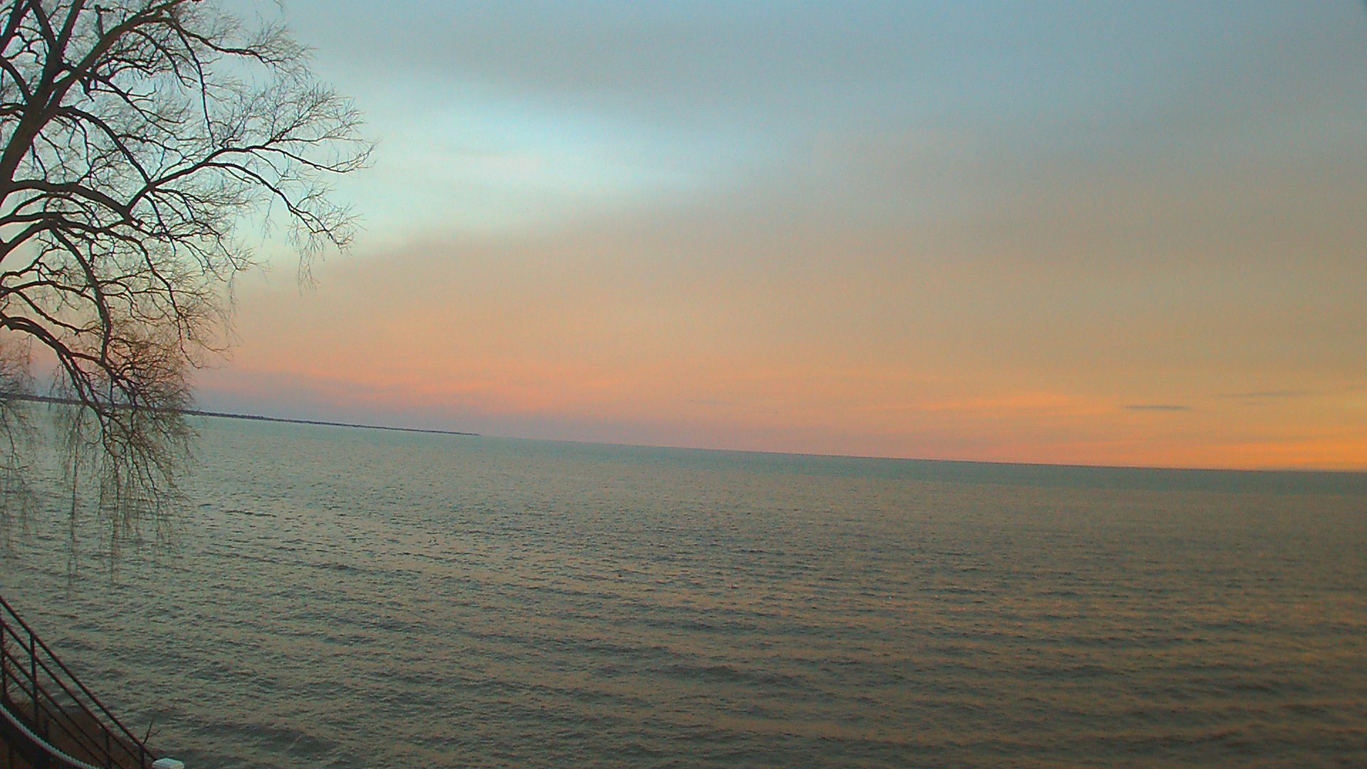 Thumbnail for current weather camera view from Forest Lawn Beach in Webster, New York