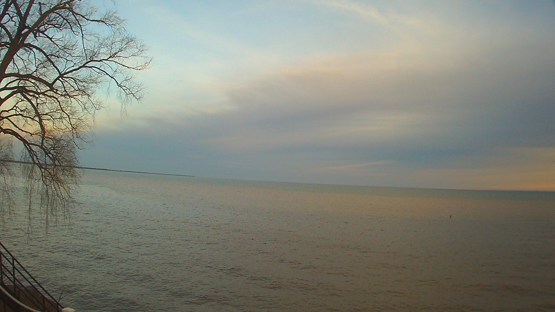 Thumbnail for current weather camera view from Forest Lawn Beach in Webster, New York