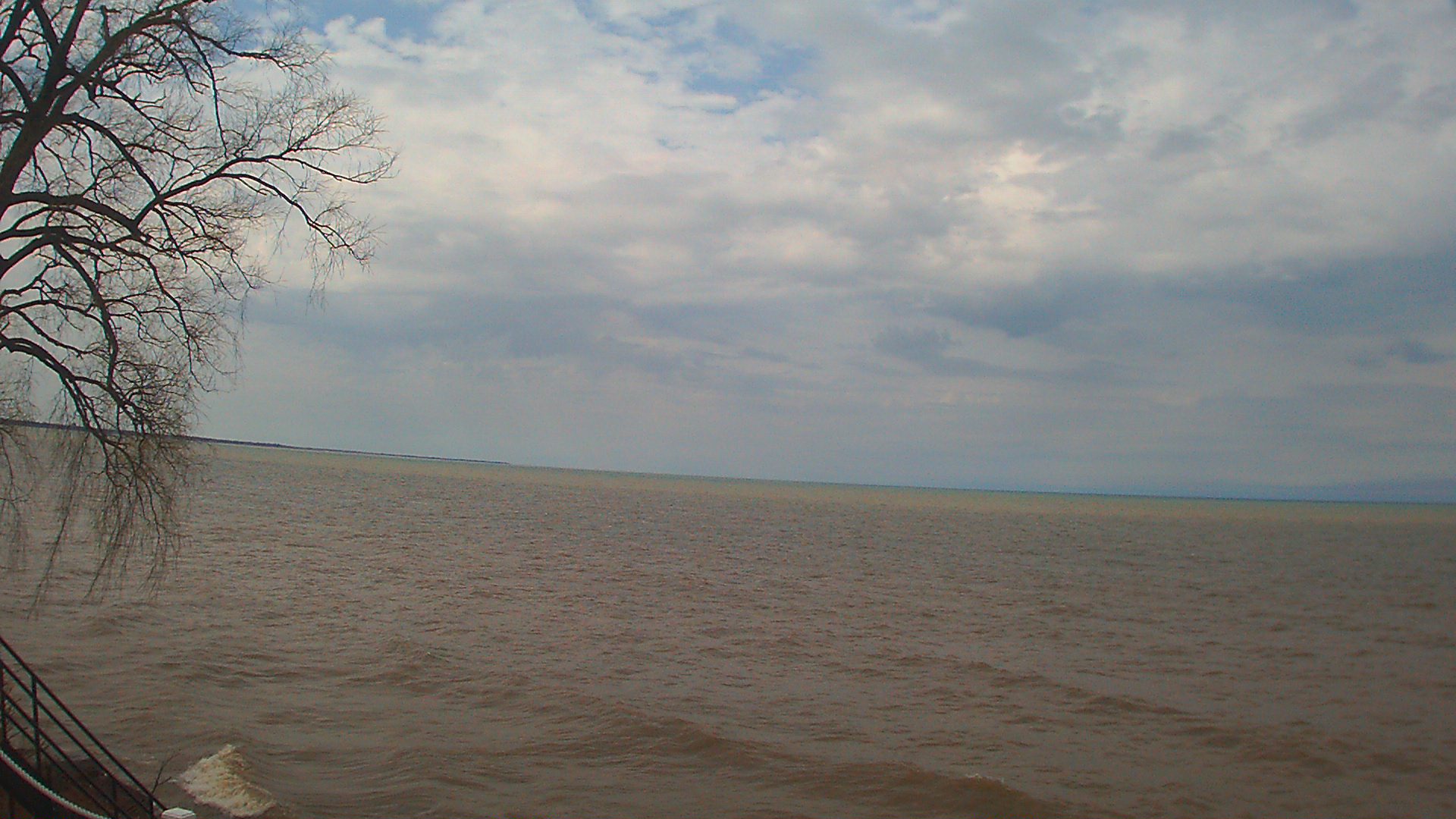 Thumbnail for current weather camera view from Forest Lawn Beach in Webster, New York