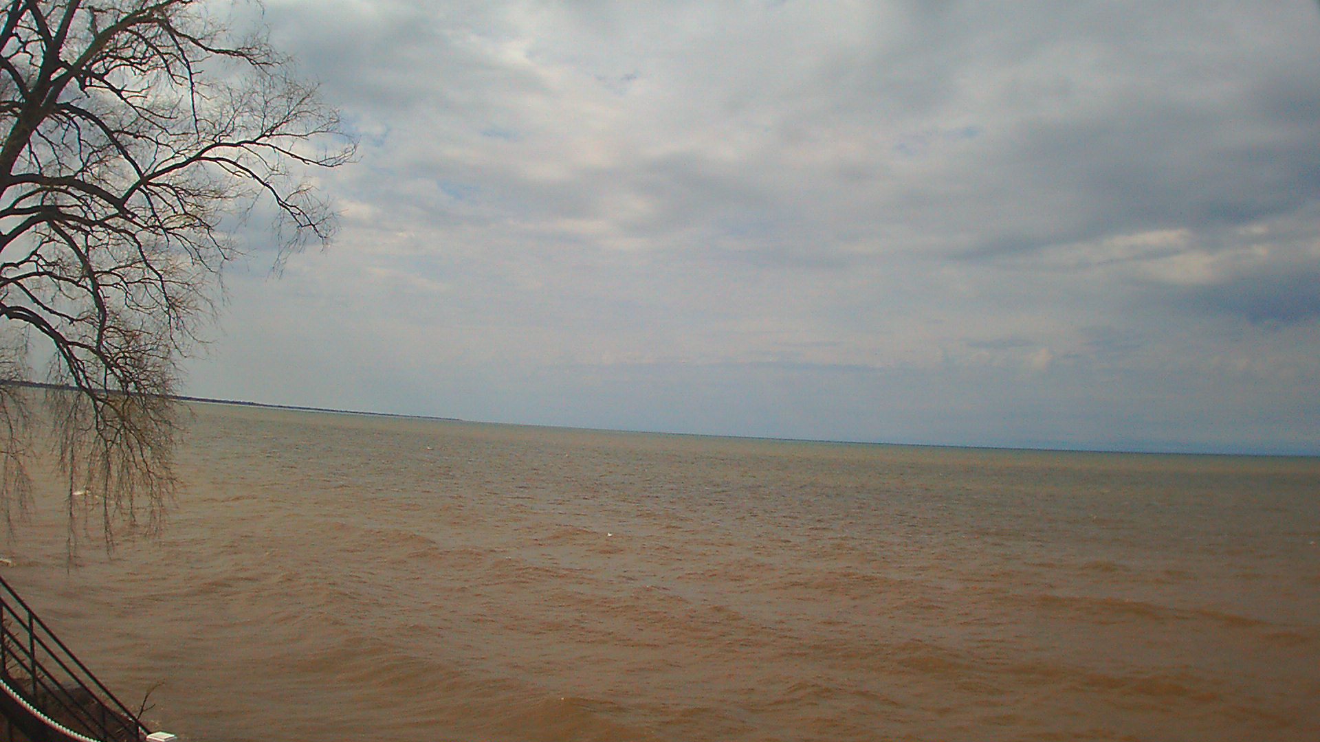 Thumbnail for current weather camera view from Forest Lawn Beach in Webster, New York