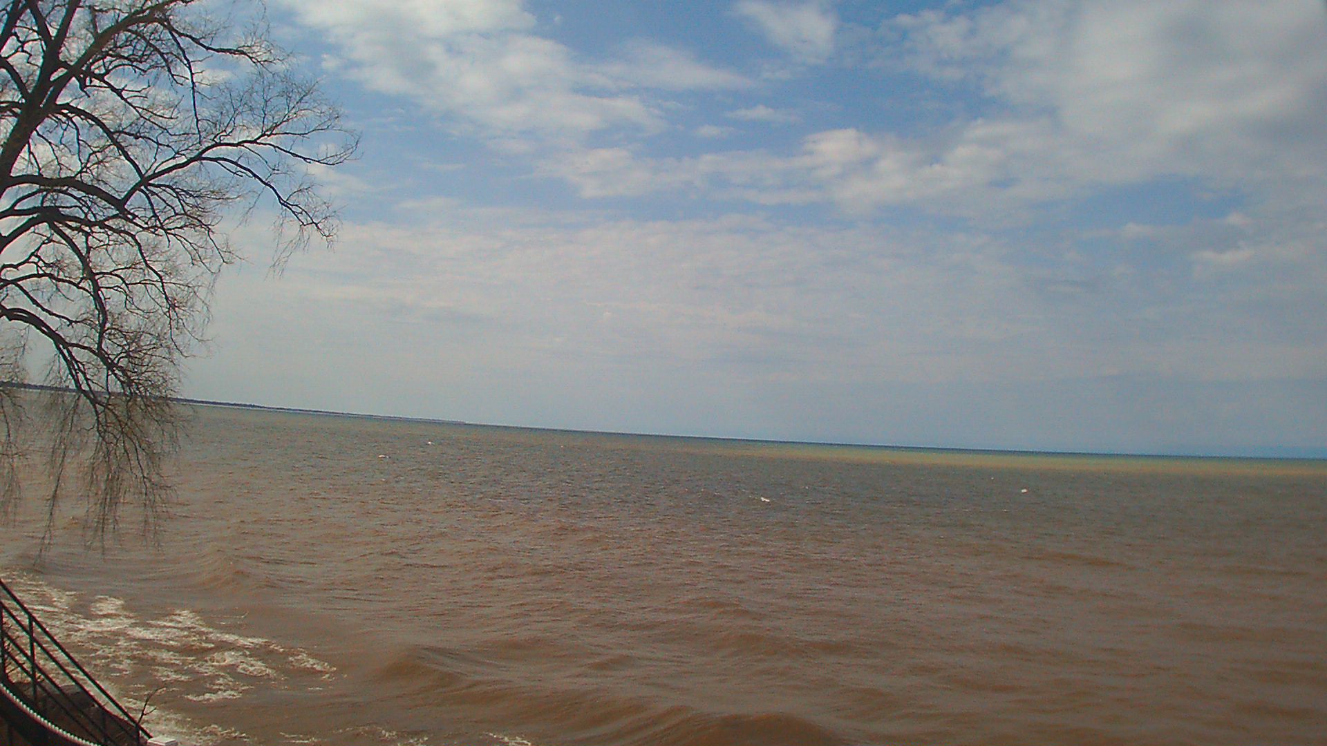 Thumbnail for current weather camera view from Forest Lawn Beach in Webster, New York