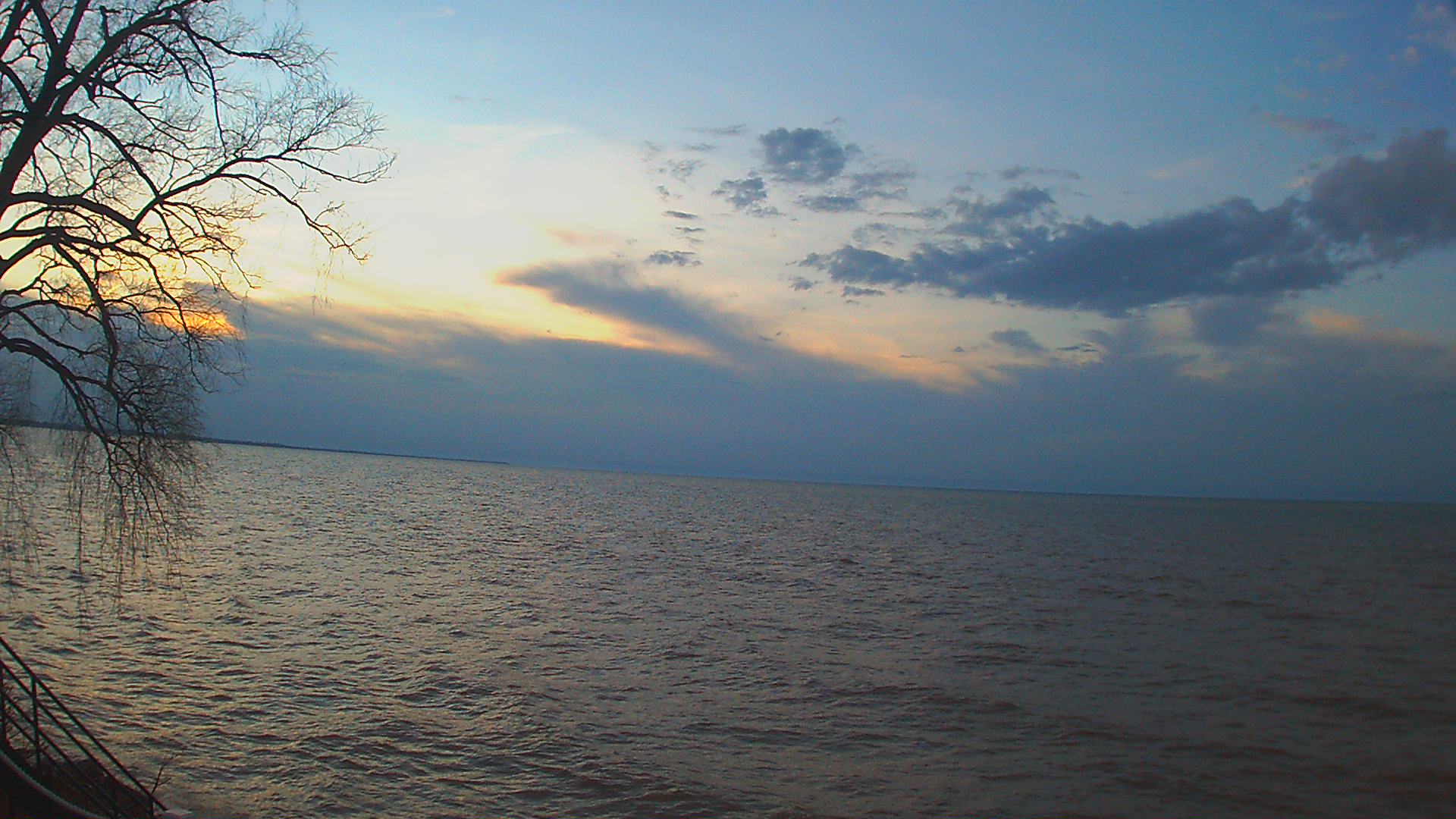 Thumbnail for current weather camera view from Forest Lawn Beach in Webster, New York