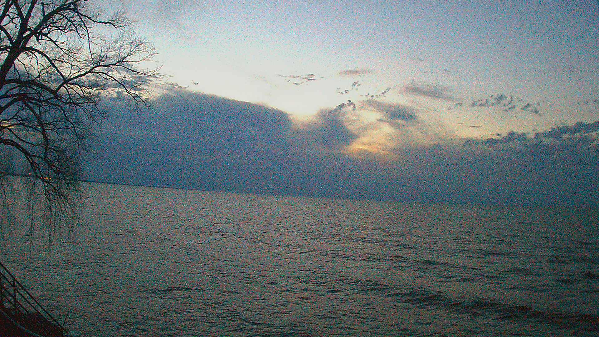 Thumbnail for current weather camera view from Forest Lawn Beach in Webster, New York