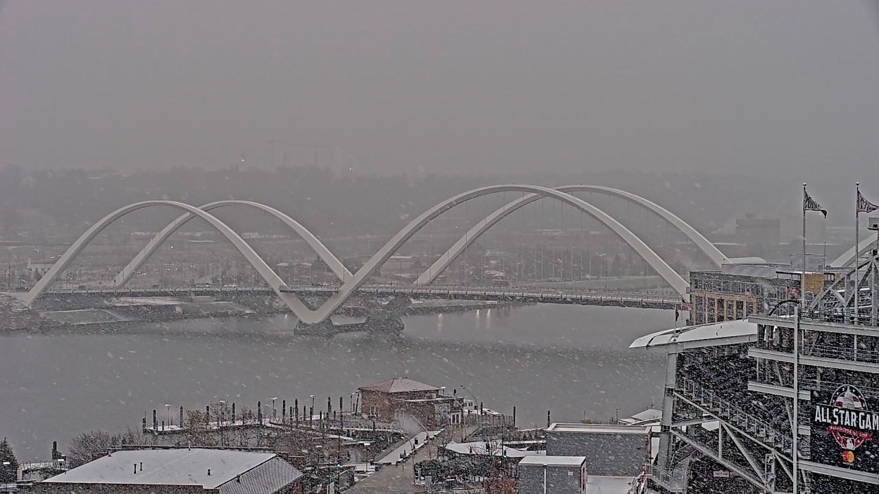 Thumbnail for current weather camera view from Hampton Inn in Washington, District Of Columbia