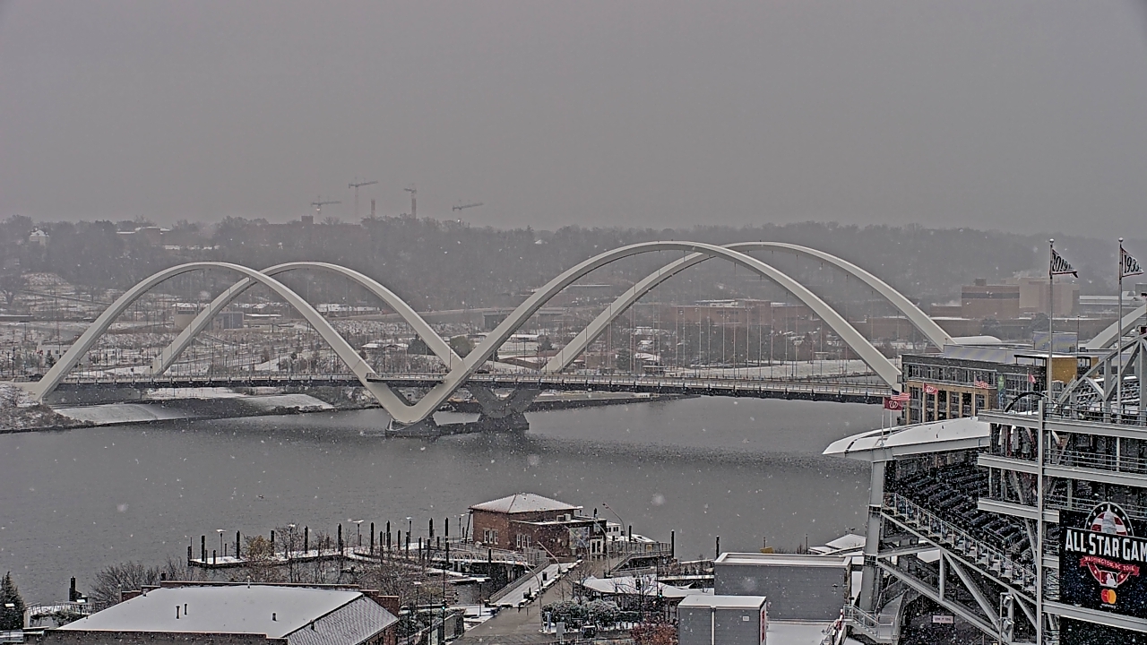 Thumbnail for current weather camera view from Hampton Inn in Washington, District Of Columbia