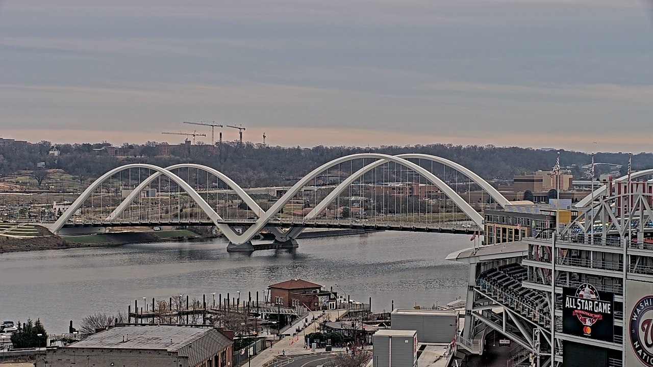 Thumbnail for current weather camera view from Hampton Inn in Washington, District Of Columbia