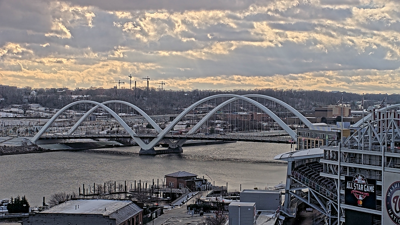 Thumbnail for current weather camera view from Hampton Inn in Washington, District Of Columbia