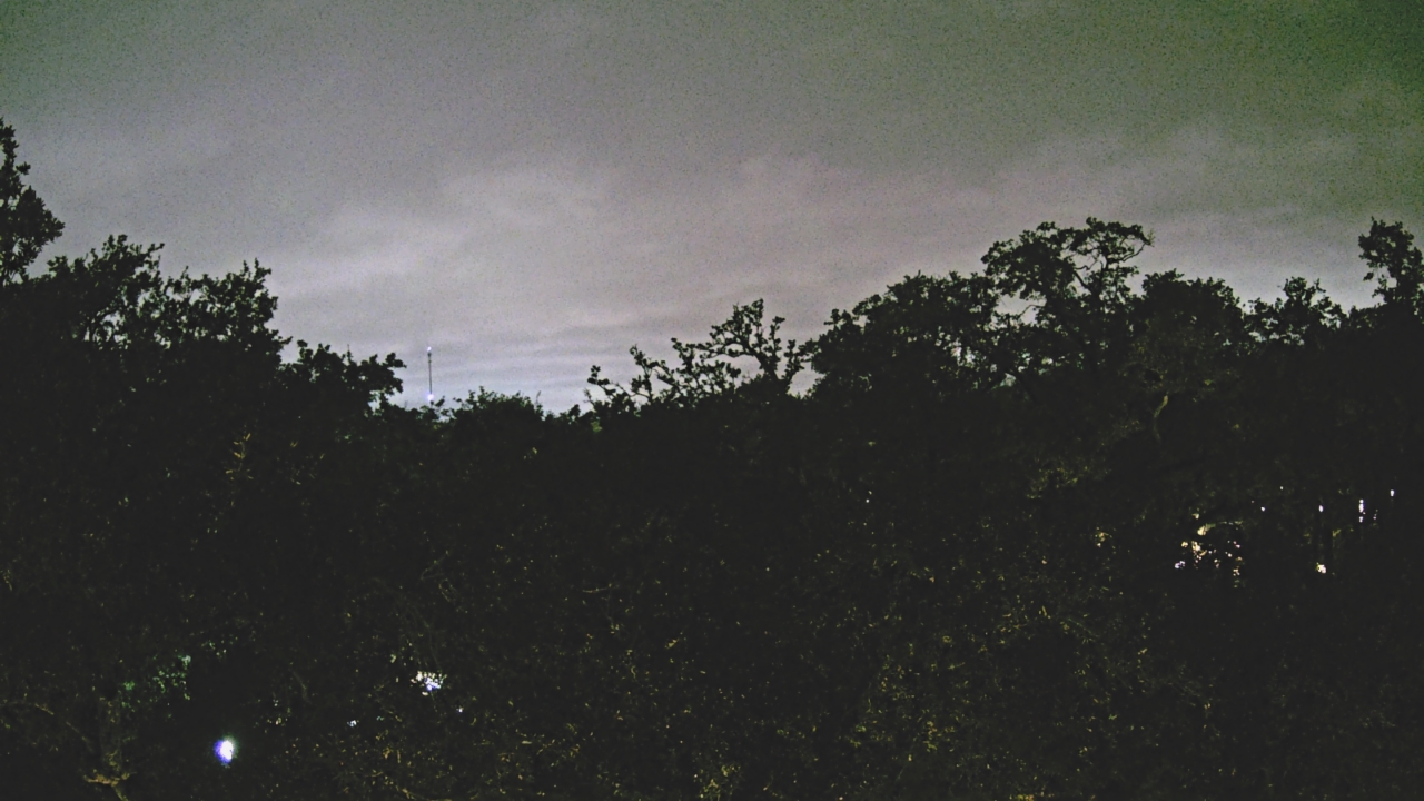 Thumbnail for current weather camera view from Metairie Club Gardens in Metairie, Louisiana