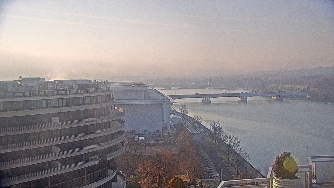 Thumbnail for current weather camera view from The Watergate Hotel in Washington, District Of Columbia