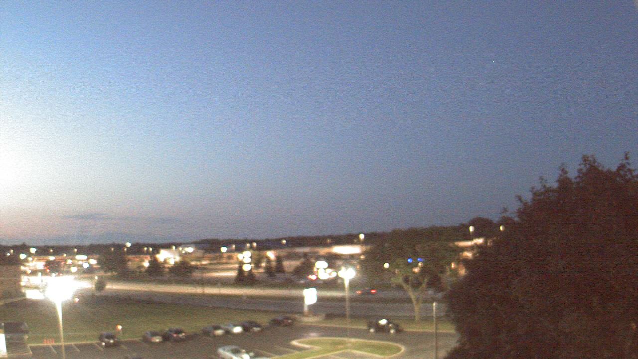 Thumbnail for current weather camera view from WITI-TV in Brown Deer, Wisconsin