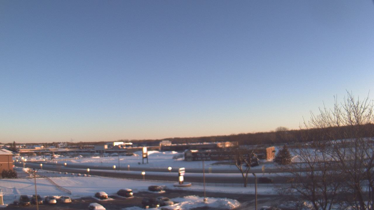 Thumbnail for current weather camera view from WITI-TV in Brown Deer, Wisconsin