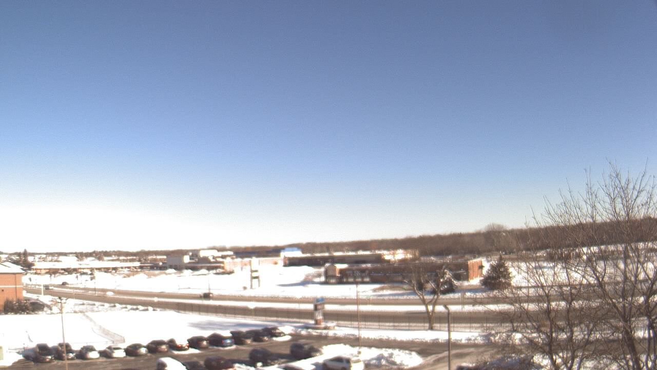 Thumbnail for current weather camera view from WITI-TV in Brown Deer, Wisconsin