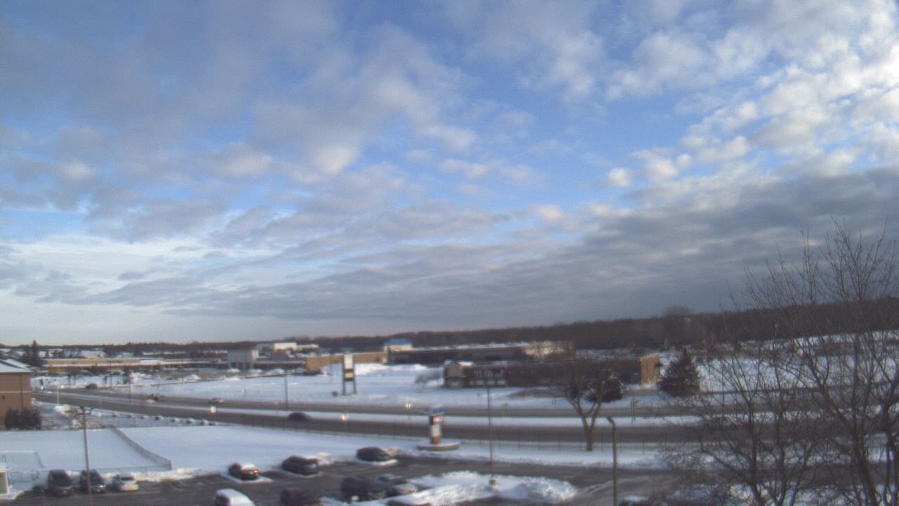 Thumbnail for current weather camera view from WITI-TV in Brown Deer, Wisconsin