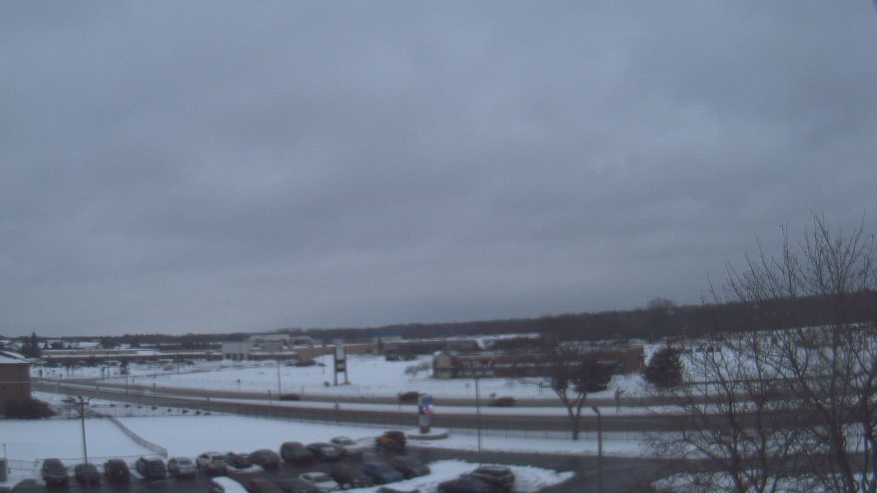 Thumbnail for current weather camera view from WITI-TV in Brown Deer, Wisconsin