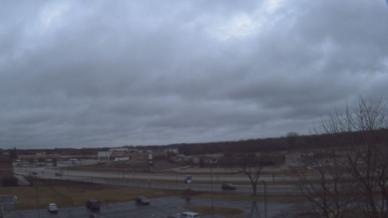 Thumbnail for current weather camera view from WITI-TV in Brown Deer, Wisconsin