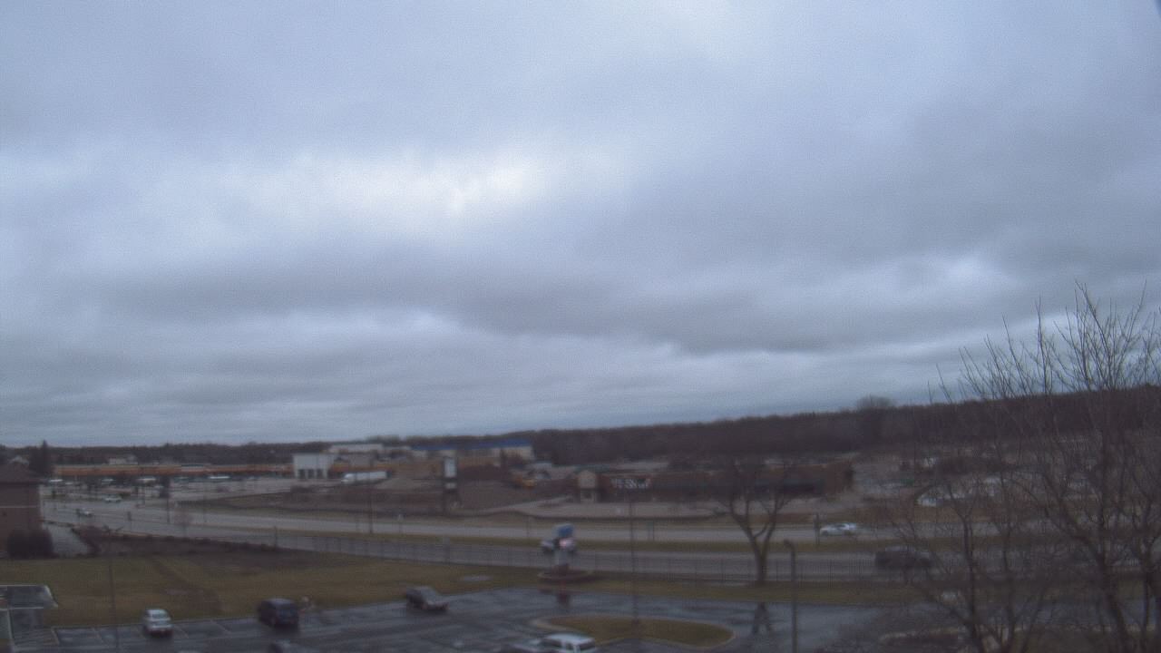 Thumbnail for current weather camera view from WITI-TV in Brown Deer, Wisconsin