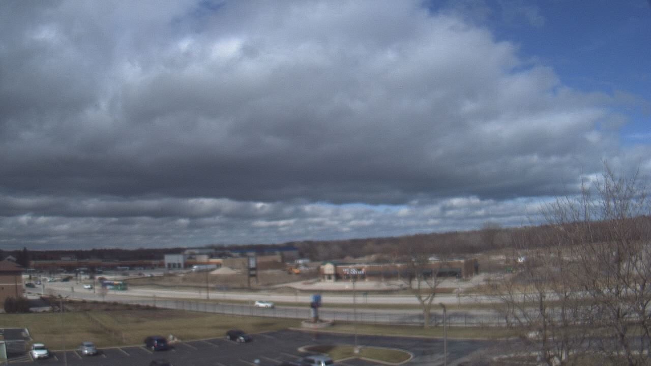 Thumbnail for current weather camera view from WITI-TV in Brown Deer, Wisconsin