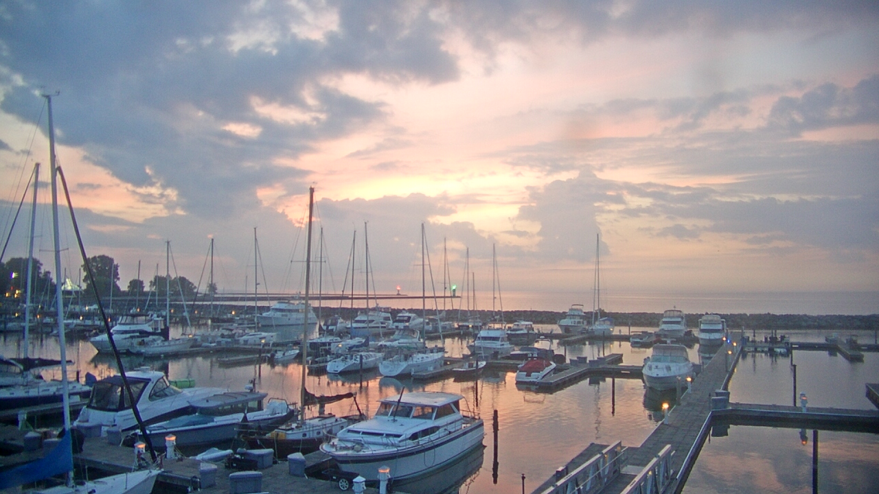 Thumbnail for current weather camera view from Waukegan Harbor and Marina in Waukegan, Illinois