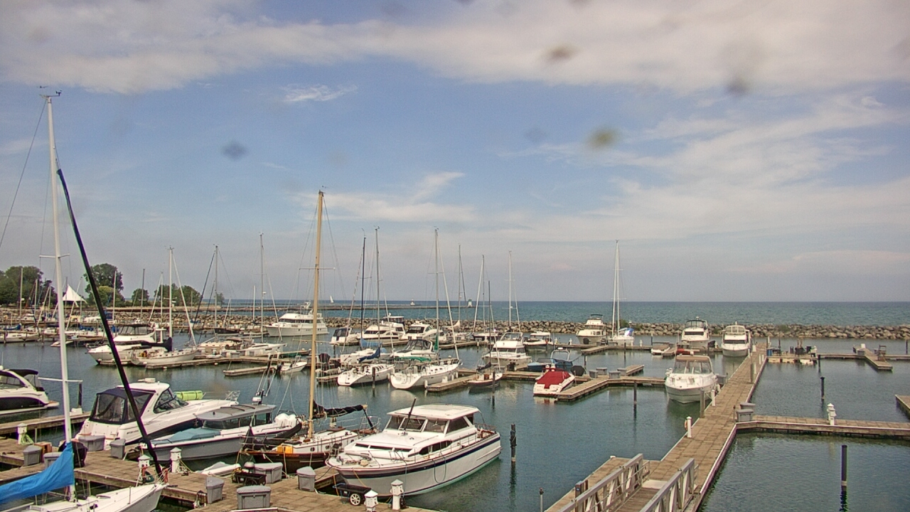 Thumbnail for current weather camera view from Waukegan Harbor and Marina in Waukegan, Illinois