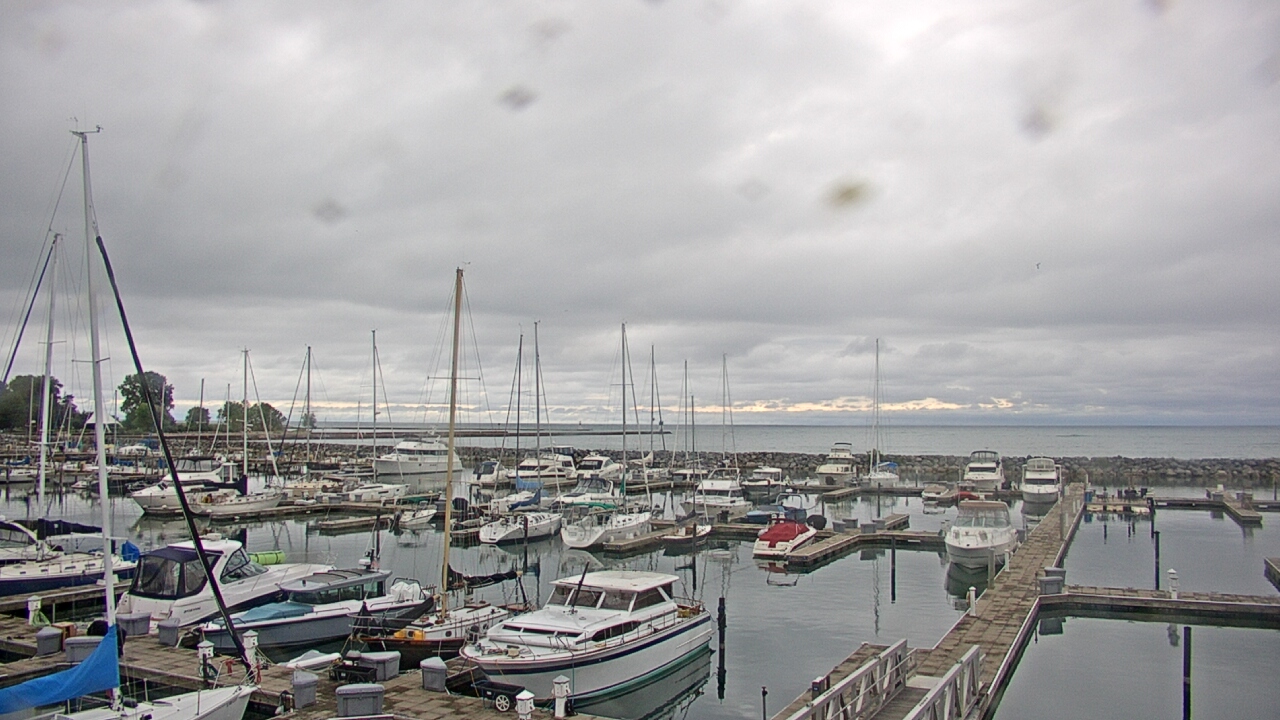Thumbnail for current weather camera view from Waukegan Harbor and Marina in Waukegan, Illinois