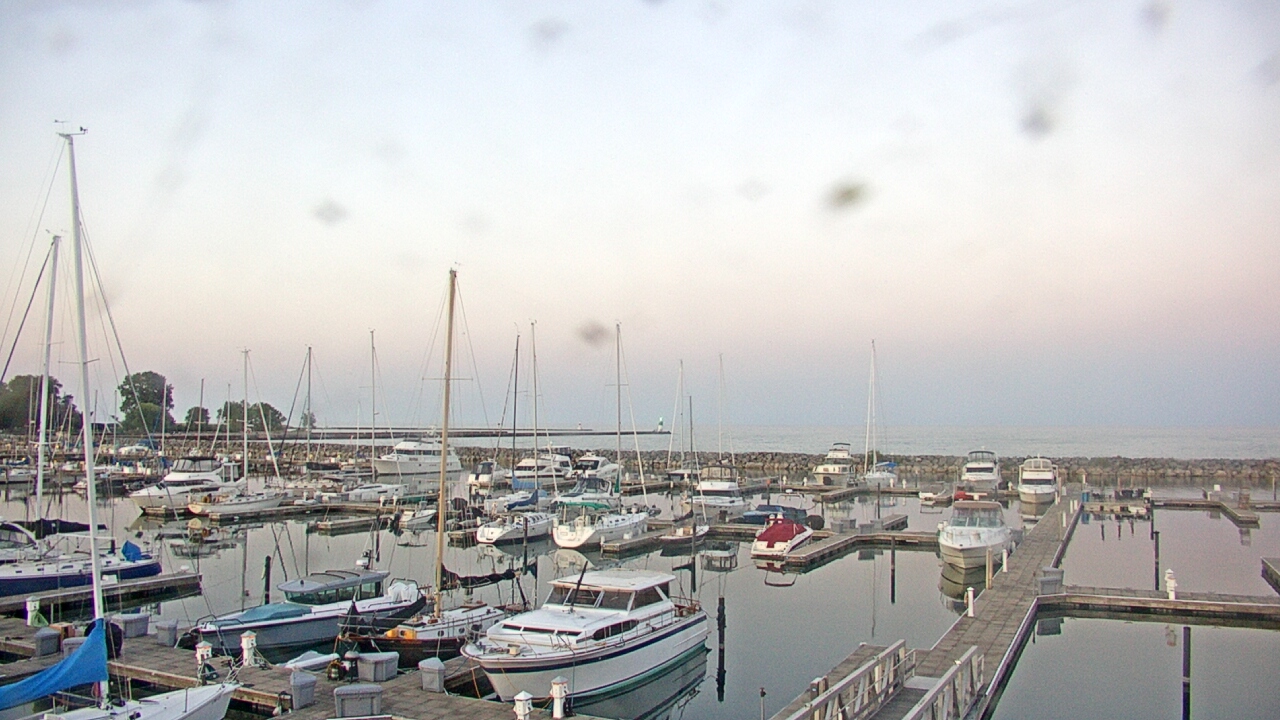 Thumbnail for current weather camera view from Waukegan Harbor and Marina in Waukegan, Illinois