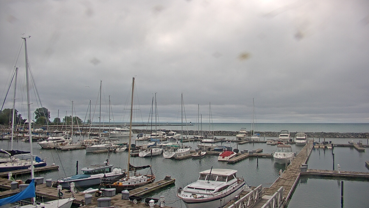 Thumbnail for current weather camera view from Waukegan Harbor and Marina in Waukegan, Illinois