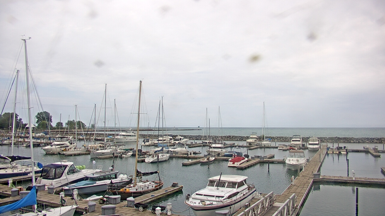 Thumbnail for current weather camera view from Waukegan Harbor and Marina in Waukegan, Illinois