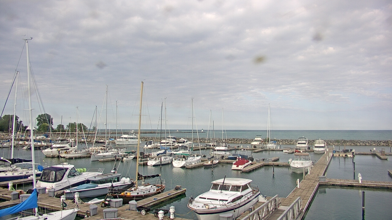 Thumbnail for current weather camera view from Waukegan Harbor and Marina in Waukegan, Illinois
