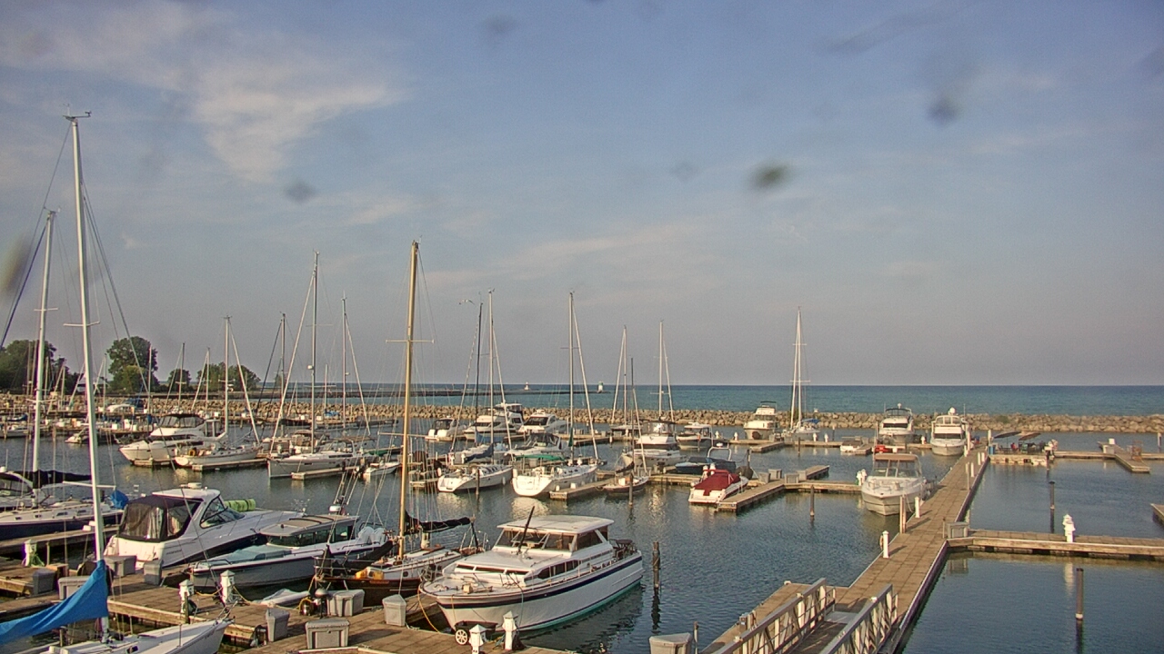 Thumbnail for current weather camera view from Waukegan Harbor and Marina in Waukegan, Illinois