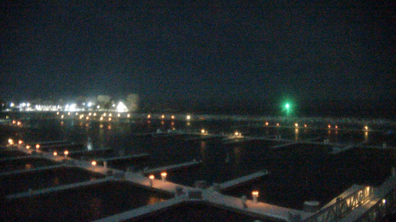 Thumbnail for current weather camera view from Waukegan Harbor and Marina in Waukegan, Illinois