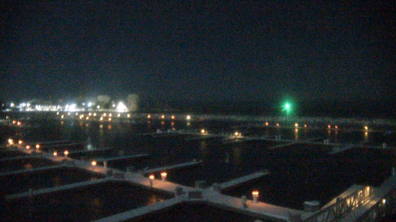 Thumbnail for current weather camera view from Waukegan Harbor and Marina in Waukegan, Illinois