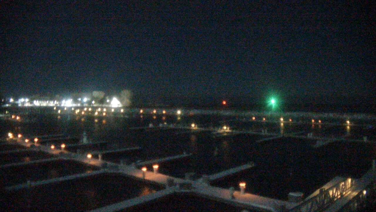 Thumbnail for current weather camera view from Waukegan Harbor and Marina in Waukegan, Illinois