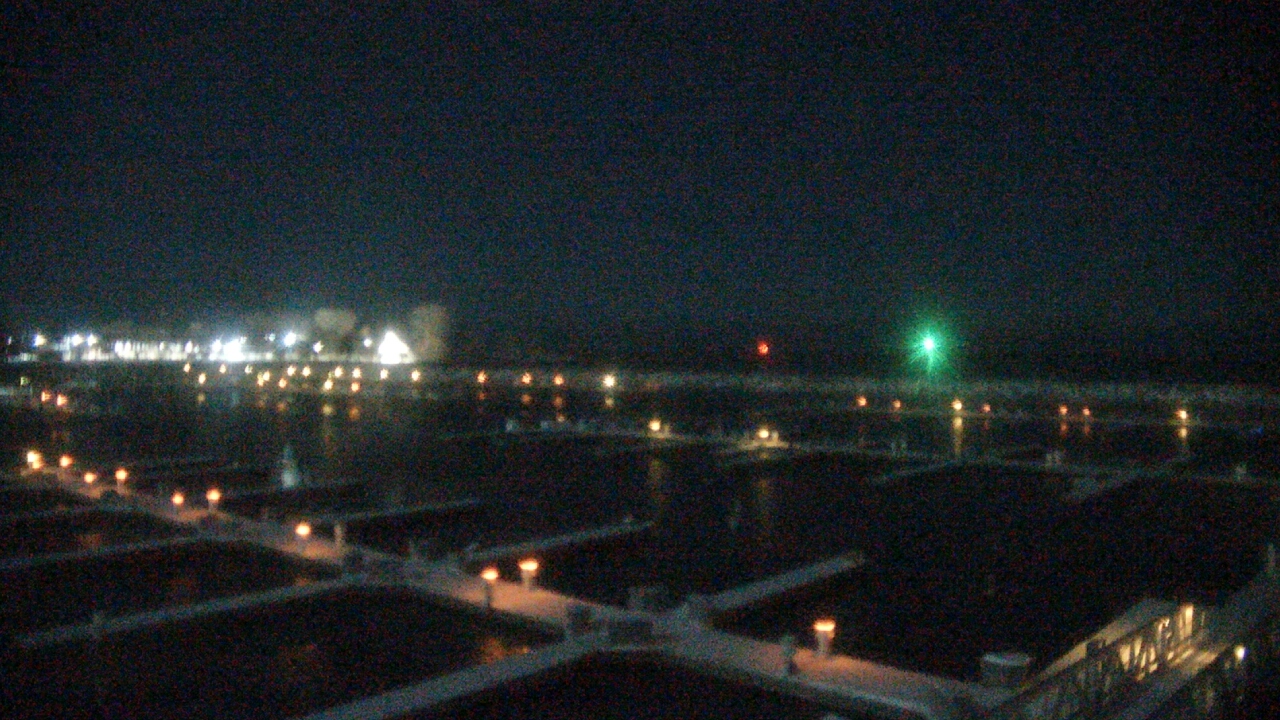 Thumbnail for current weather camera view from Waukegan Harbor and Marina in Waukegan, Illinois