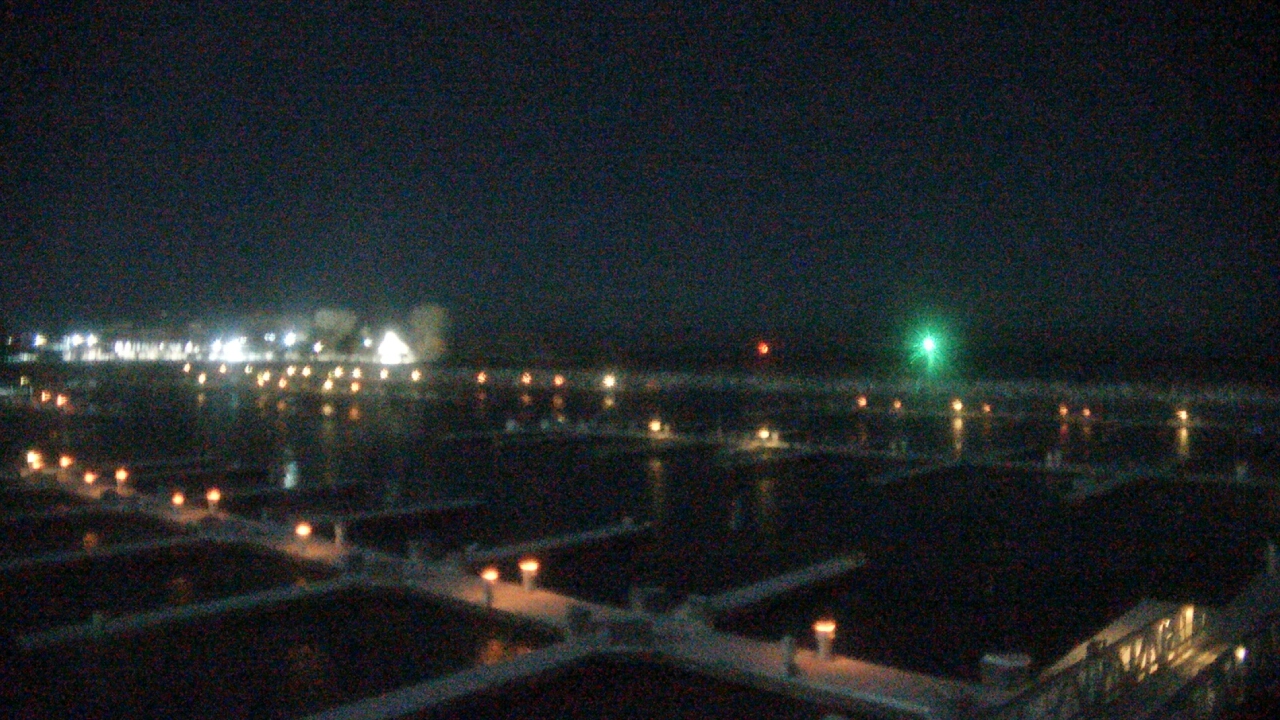 Thumbnail for current weather camera view from Waukegan Harbor and Marina in Waukegan, Illinois