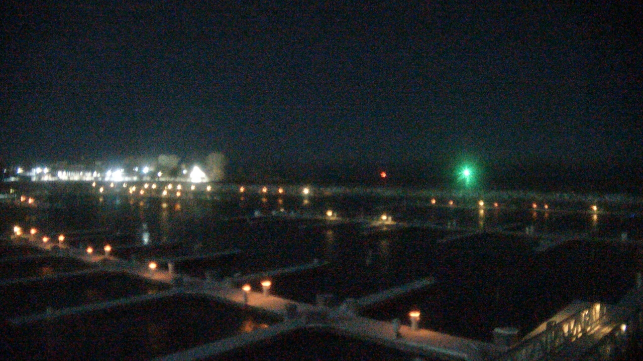 Thumbnail for current weather camera view from Waukegan Harbor and Marina in Waukegan, Illinois